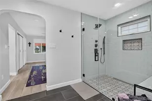 1201 15th St N, Saint Petersburg, FL 33705 - Photo 28