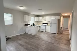 10406 N Central Ave, Tampa, FL 33612 - Photo 6