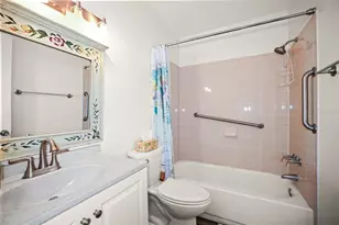 180 Sky Loch Dr W, Dunedin, FL 34698 - Photo 16