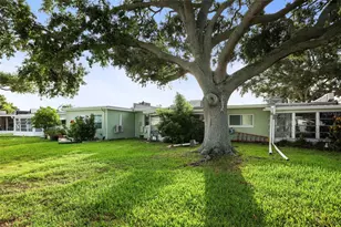 180 Sky Loch Dr W, Dunedin, FL 34698 - Photo 24