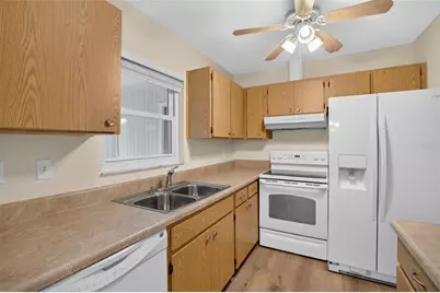 2202 Horsham Place, Sun City Center, FL 33573 - Photo 24