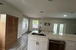 4326 Tyler Cir N, Saint Petersburg, FL 33709 - Photo 10