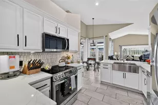 1747 Wood Brook St, Tarpon Springs, FL 34689 - Photo 10