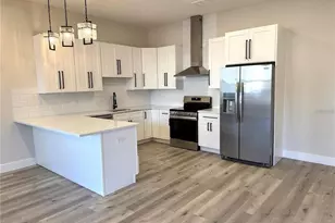 1039 53rd Ave N, Saint Petersburg, FL 33703 - Photo 2