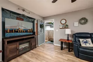 1220 56th Ave N, Saint Petersburg, FL 33703 - Photo 8