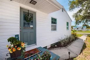 1220 56th Ave N, Saint Petersburg, FL 33703 - Photo 4