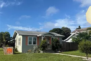 145 NE Lincoln Cir N, Saint Petersburg, FL 33702 - Photo 1