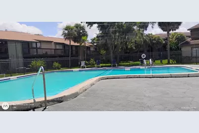 6328 Newtown Circle #B2, Tampa, FL 33615 - Photo 10