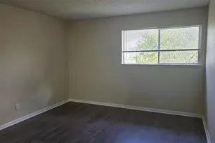 6328 Newtown Cir, Tampa, FL 33615 - Photo 2