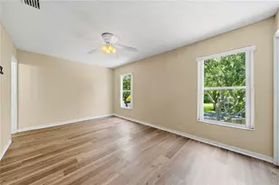 10106 Belleville Pl, Tampa, FL 33624 - Photo 12