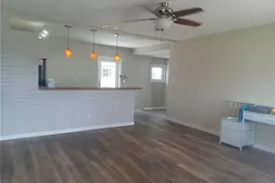8448 76th Ave, Seminole, FL 33777 - Photo 6