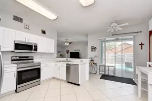 4102 Amber Ridge Ln, Valrico, FL 33594 - Photo 8