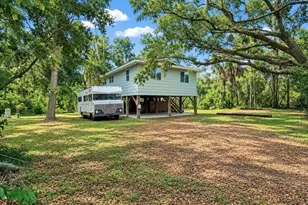707 George St S, Tarpon Springs, FL 34688 - Photo 1