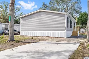 5234 Yellow Pine St N, Saint Petersburg, FL 33709 - Photo 2