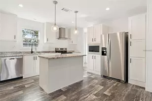 5234 Yellow Pine St N, Saint Petersburg, FL 33709 - Photo 8