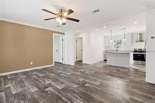 5234 Yellow Pine St N, Saint Petersburg, FL 33709 - Photo 6