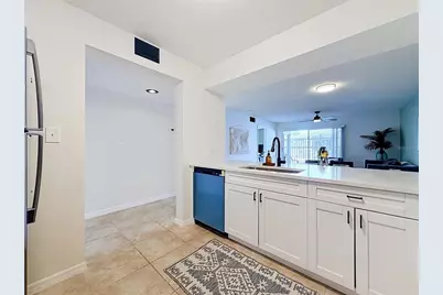 6826 Stones Throw Circle N #11101, Saint Petersburg, FL 33710 - Photo 10