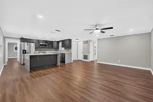8700 58th Ln N, Pinellas Park, FL 33782 - Photo 8