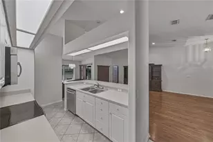 6232 Huntington Dr, Zephyrhills, FL 33542 - Photo 18