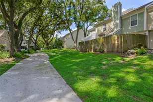 11325 Stratton Park Dr, Tampa, FL 33617 - Photo 24
