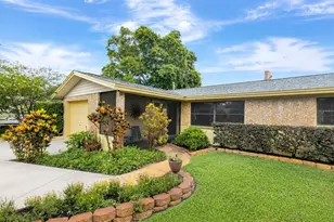 8165 Lark St, Seminole, FL 33777 - Photo 2