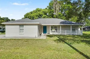 410 NE 12th Ave, Mulberry, FL 33860 - Photo 1
