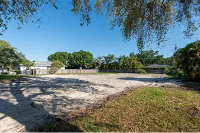 1020 Snell Isle Boulevard NE, Saint Petersburg, FL 33704 - Photo 1