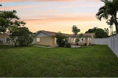 7698 Cardiff Court, Saint Petersburg, FL 33709 - Photo 2