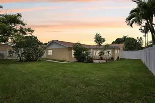 7698 Cardiff Ct, Saint Petersburg, FL 33709 - Photo 2