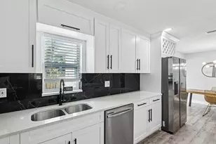 10264 Oakhurst Rd, Largo, FL 33774 - Photo 10