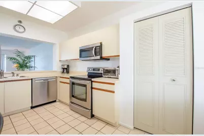 7984 Sailboat Key Boulevard S #303, Saint Petersburg, FL 33707 - Photo 16