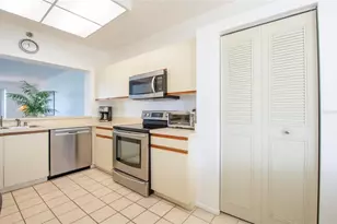 7984 Sailboat Key Blvd S, Saint Petersburg, FL 33707 - Photo 16