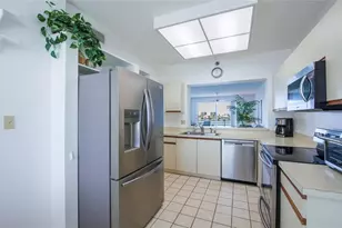 7984 Sailboat Key Blvd S, Saint Petersburg, FL 33707 - Photo 14