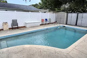 6944 Buhrley Terrace N, Saint Petersburg, FL 33709 - Photo 28