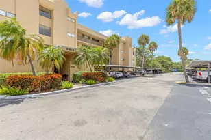 2614 Cove Cay Dr, Clearwater, FL 33760 - Photo 32
