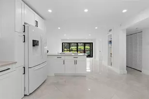 2614 Cove Cay Dr, Clearwater, FL 33760 - Photo 6