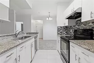 17112 Carrington Park Dr, Tampa, FL 33647 - Photo 8
