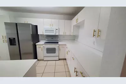 4176 Brentwood Park Circle, Tampa, FL 33624 - Photo 2
