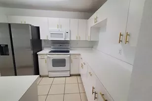 4176 Brentwood Park Cir, Tampa, FL 33624 - Photo 2