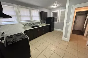 524 Basswood St, Jacksonville, FL 32206 - Photo 4