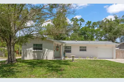 5820 Commonwealth Avenue N, Saint Petersburg, FL 33703 - Photo 1