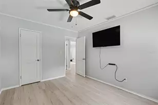 860 86th Ave N, Saint Petersburg, FL 33702 - Photo 28