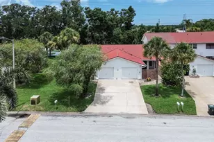 1439 Water View Dr W, Largo, FL 33771 - Photo 2