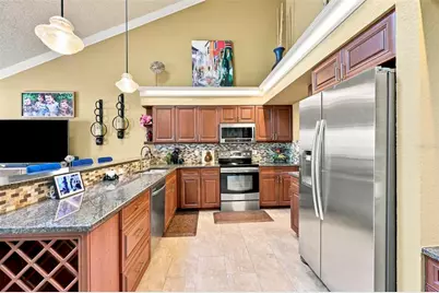 673 Segovia Court NE #702, Saint Petersburg, FL 33703 - Photo 6