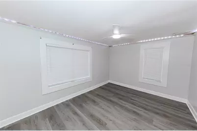 2240 10th Street S, Saint Petersburg, FL 33705 - Photo 20