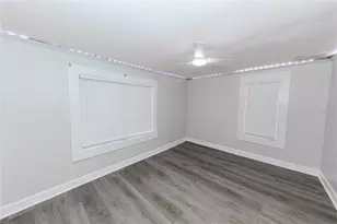 2240 10th St S, Saint Petersburg, FL 33705 - Photo 20