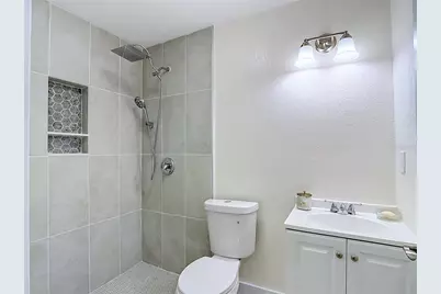8010 N 13th Street, Tampa, FL 33604 - Photo 20