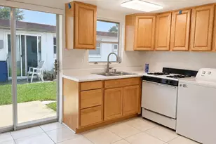 6165 58th Street N, Saint Petersburg, FL 33709 - Photo 6