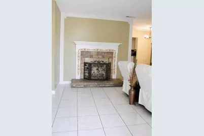 8002 Woodvine Place, Tampa, FL 33615 - Photo 6
