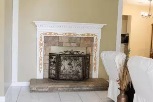 8002 Woodvine Pl, Tampa, FL 33615 - Photo 6